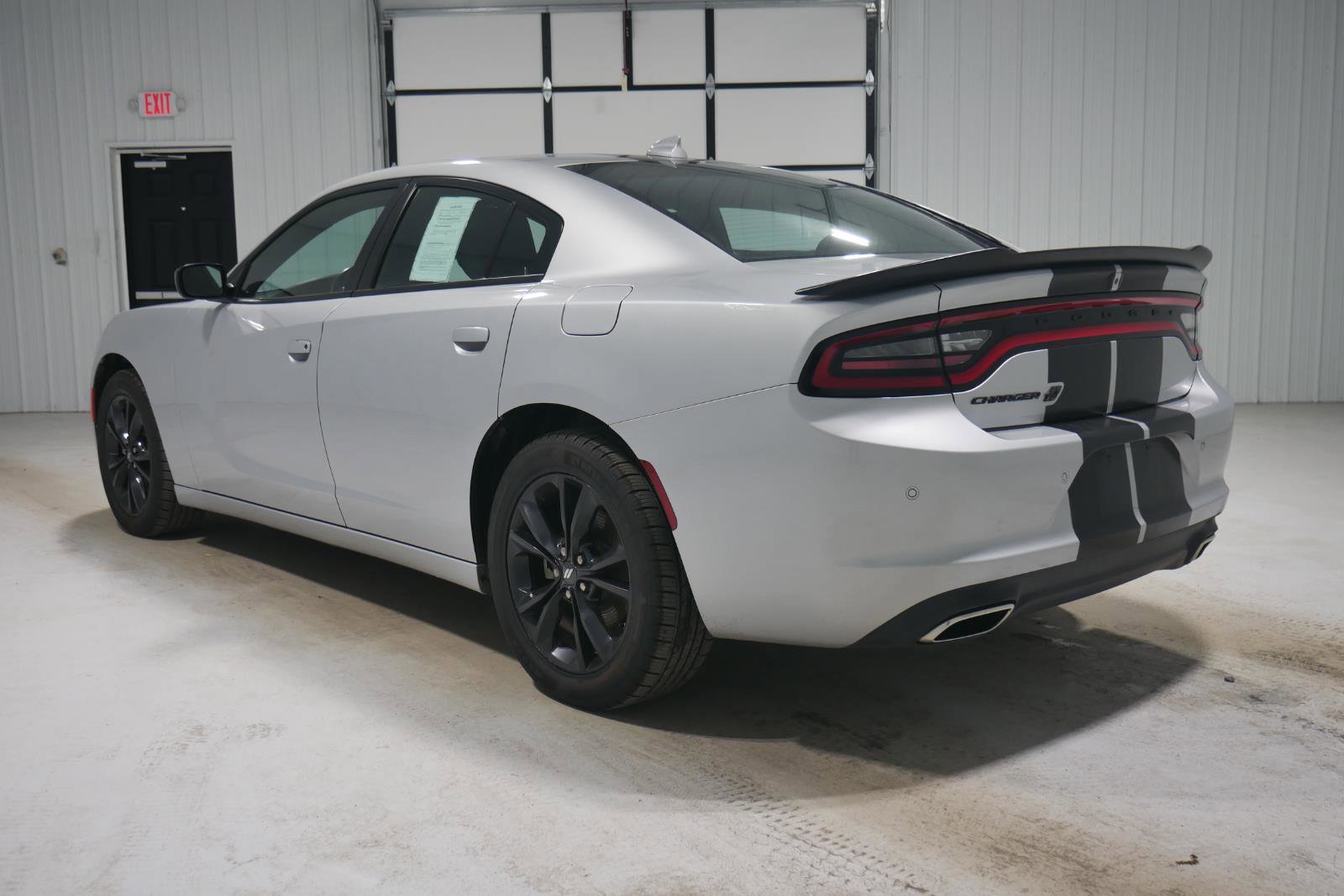 Used 2022 Dodge Charger SXT w/ Blacktop Package image 3