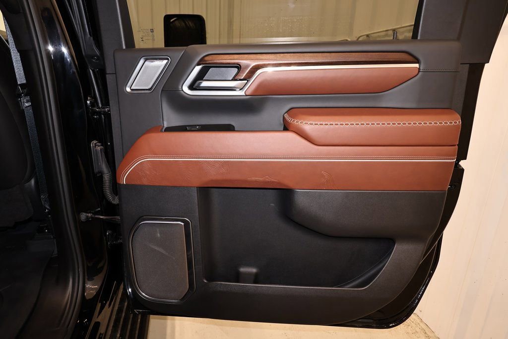 Used 2026 GMC Sierra 3500 Denali Ultimate image 21