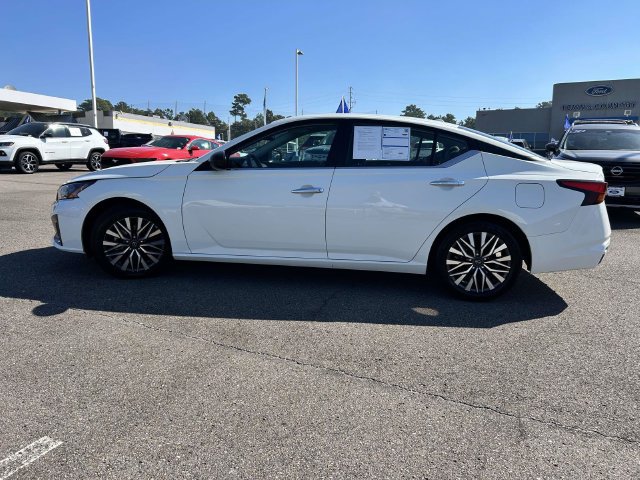 Used 2025 Nissan Altima 2.5 SV FWD image 9