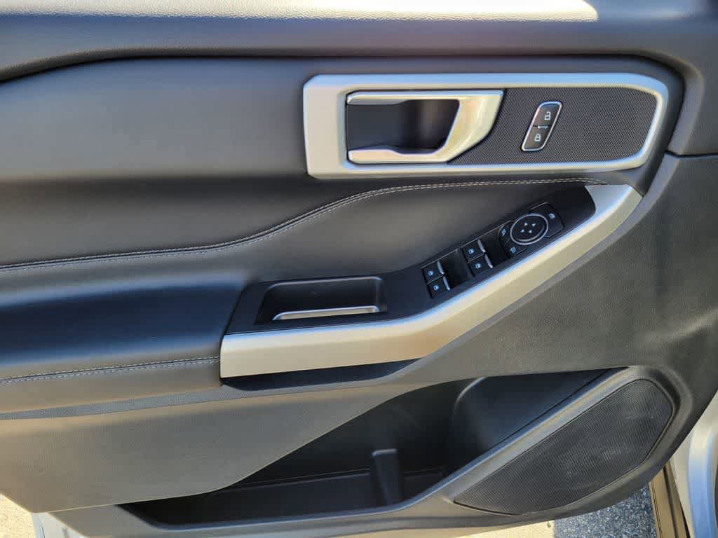 Certified 2023 Ford Explorer XLT w/ Equipment Group 202A RWD image 19
