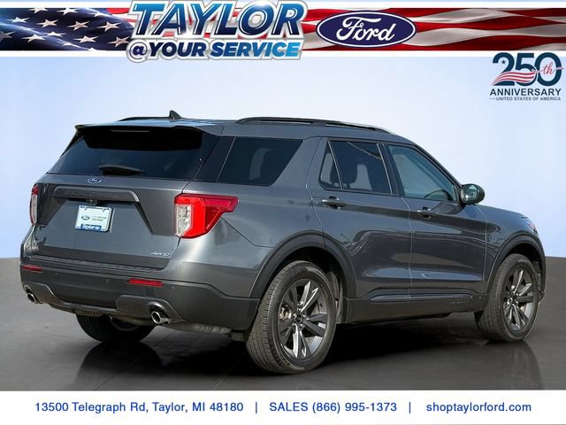 Certified 2021 Ford Explorer XLT w/ Equipment Group 202A AWD/4WD image 3