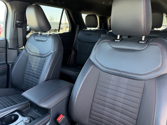 Certified 2026 Ford Explorer ST-Line w/ ST-Line Street Pack image 11