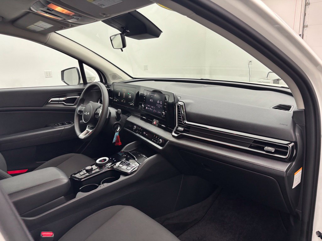 Used 2023 Kia Sportage LX AWD/4WD image 32
