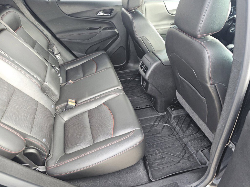 Used 2022 Chevrolet Equinox RS w/ RS Leather Package image 5