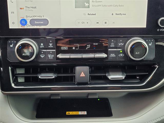 Used 2024 Toyota Highlander XLE AWD/4WD image 27