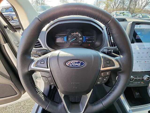Certified 2023 Ford Edge Titanium AWD/4WD image 16