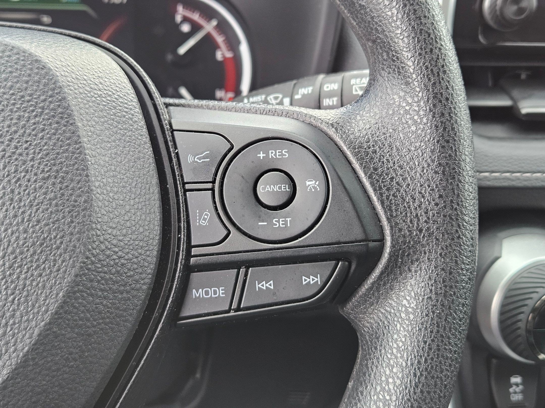 Used 2025 Toyota RAV4 XLE w/ Convenience Package FWD image 18