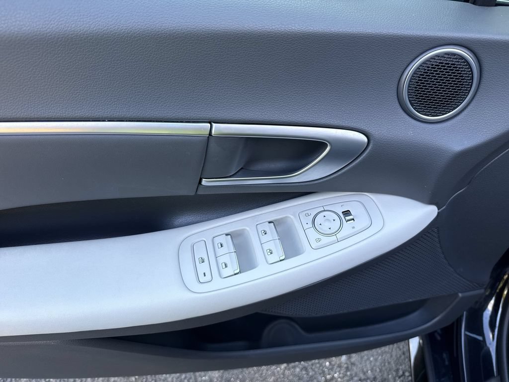 Used 2025 Hyundai Sonata SEL AWD/4WD image 13