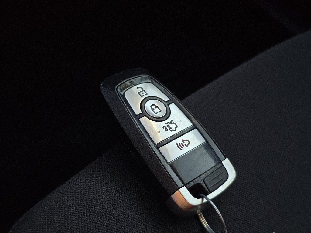 Certified 2020 Ford Fusion SE FWD image 32