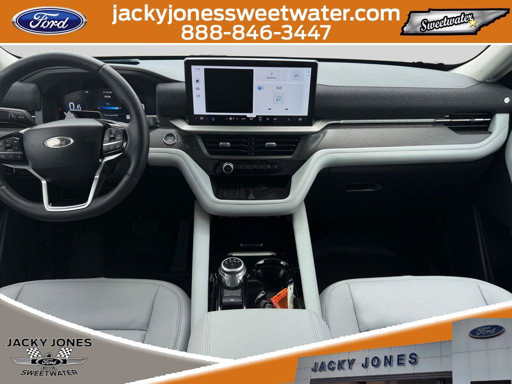Certified 2025 Ford Explorer Platinum w/ Ultimate Package AWD/4WD image 14