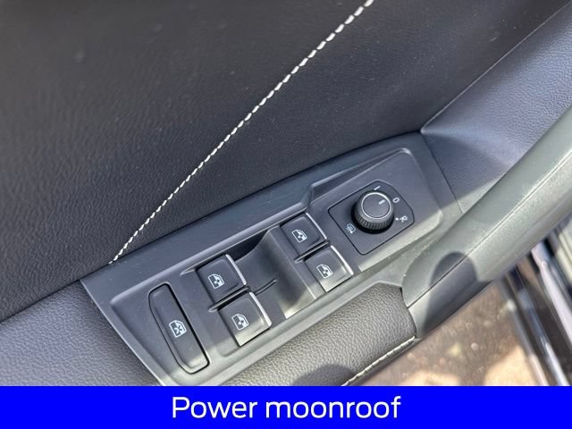 Used 2023 Volkswagen Tiguan SE R-Line AWD/4WD image 15