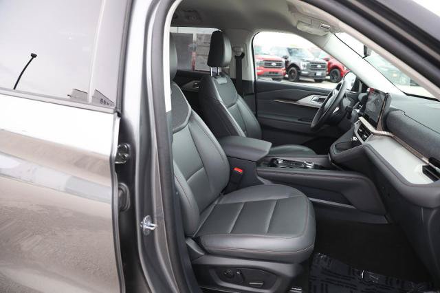 Certified 2025 Ford Explorer Active w/ Active Comfort Package AWD/4WD image 36