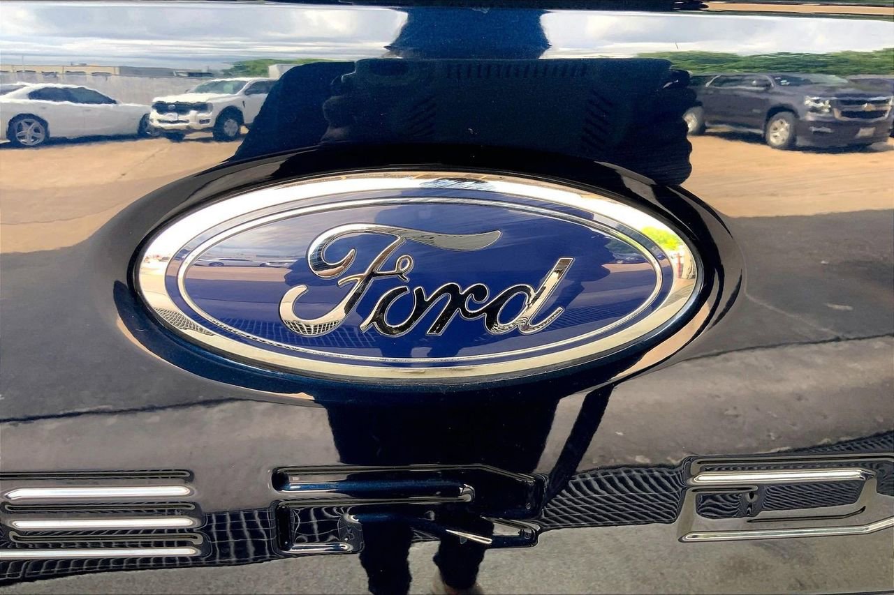 Certified 2025 Ford F250 XL w/ STX Appearance Package AWD/4WD image 31