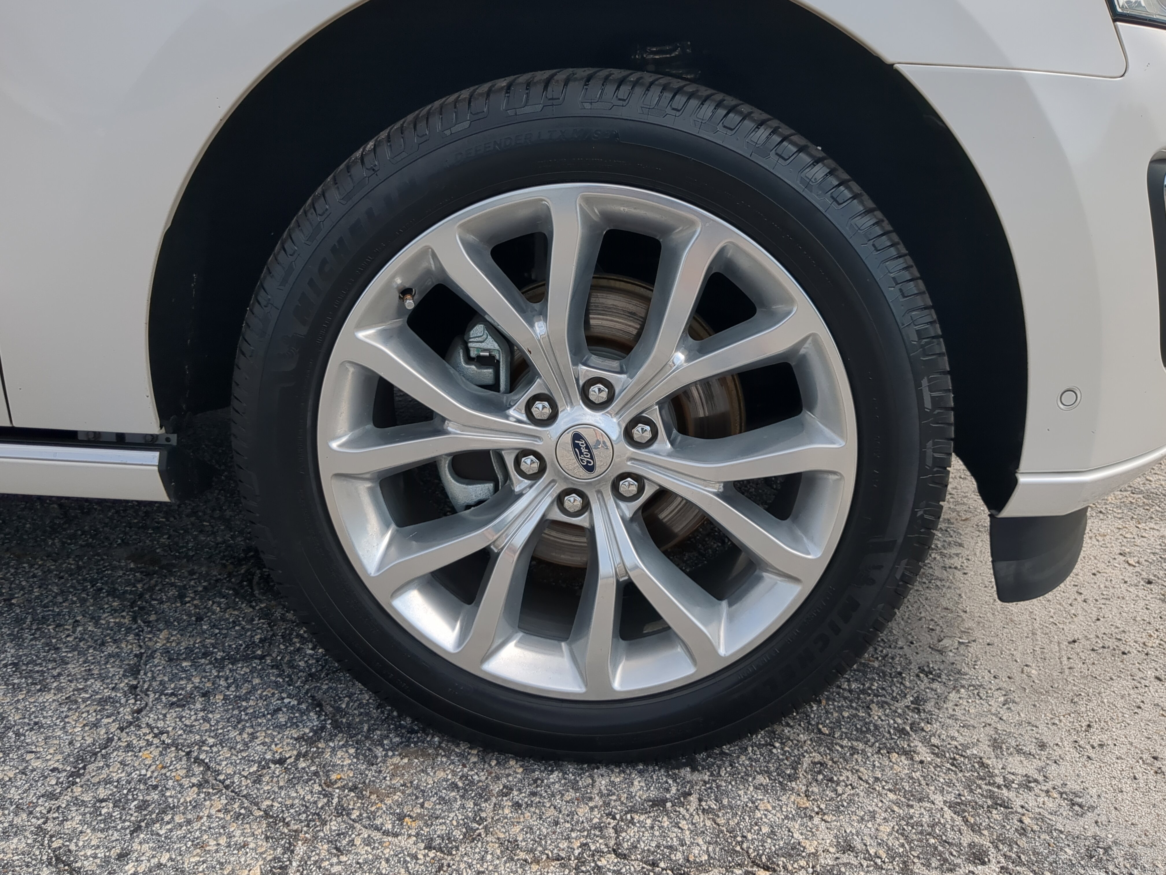 Certified 2019 Ford Expedition Platinum RWD image 9