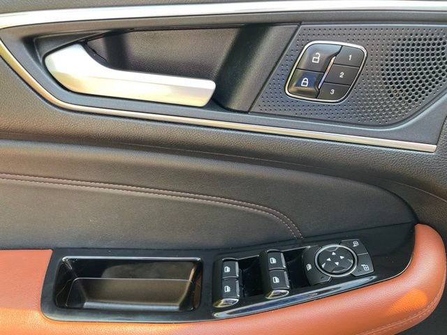 Certified 2019 Ford Edge Titanium w/ Equipment Group 301A AWD/4WD image 15