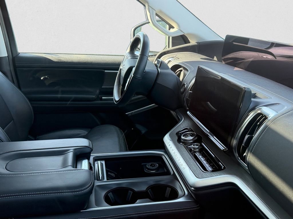 Certified 2025 Ford Expedition Platinum AWD/4WD image 7