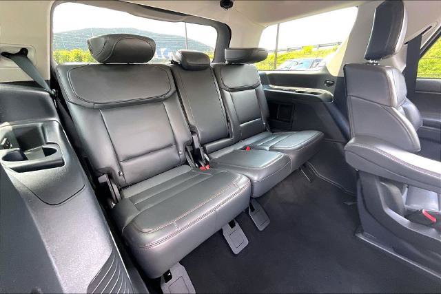 Certified 2025 Ford Expedition Active AWD/4WD image 28