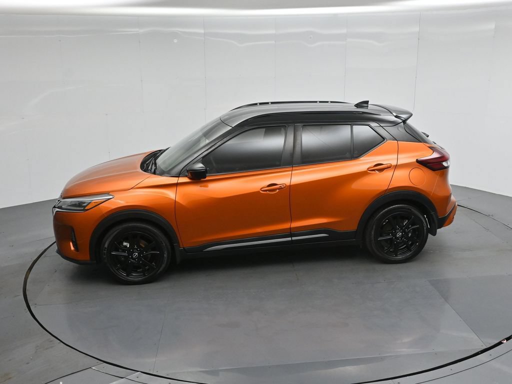 Used 2023 Nissan Kicks SR FWD image 39
