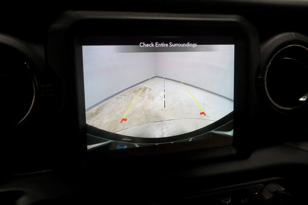Used 2023 Jeep Wrangler Unlimited Sahara AWD/4WD image 2