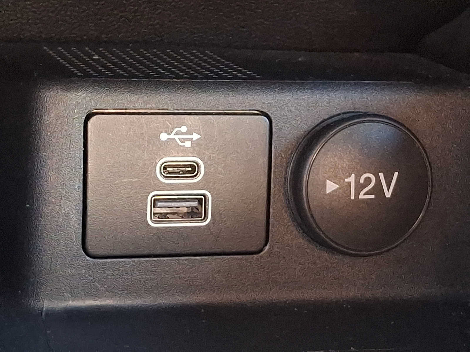 Certified 2025 Ford Escape ST-Line Select AWD/4WD image 24