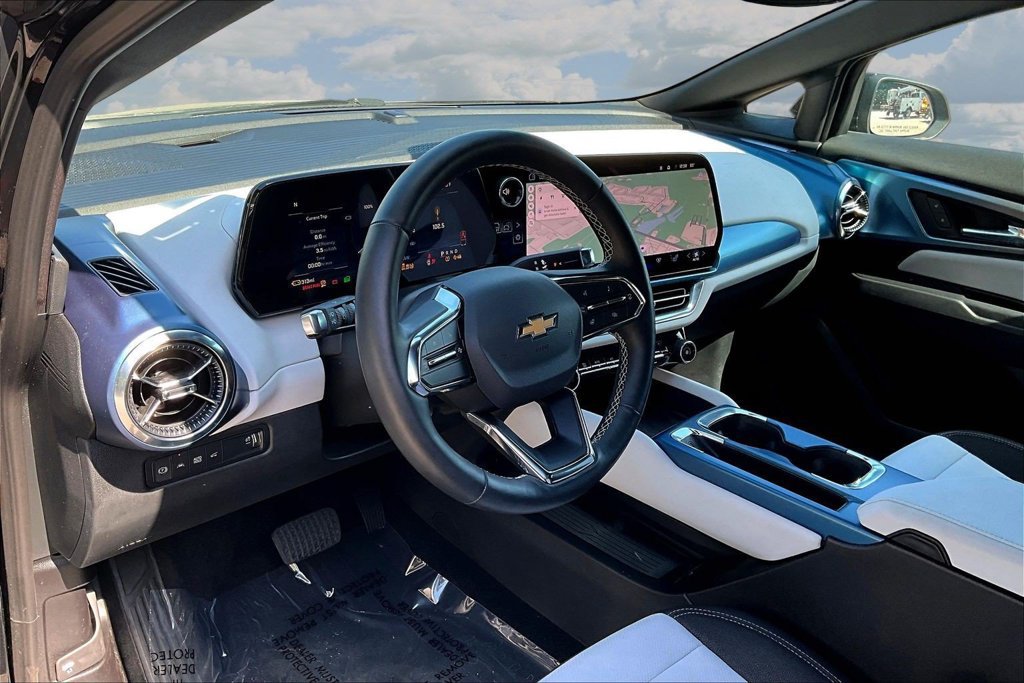 Used 2026 Chevrolet Equinox EV LT FWD image 19