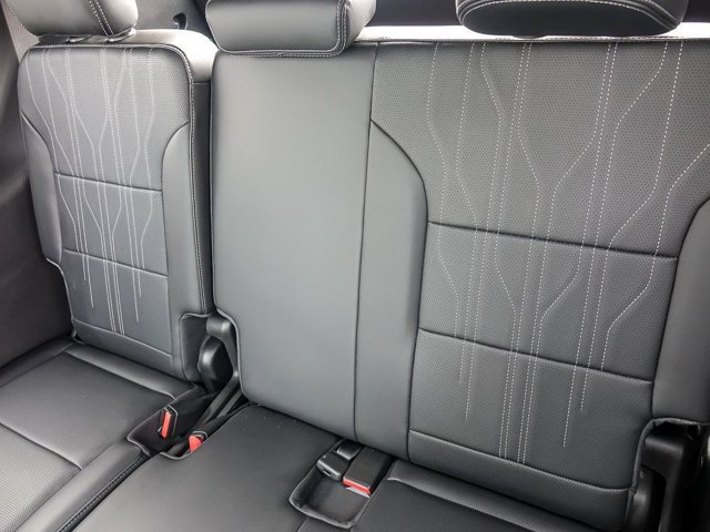 Used 2025 Buick Enclave Avenir w/ Trailering Package, 5000 lbs. AWD/4WD image 19