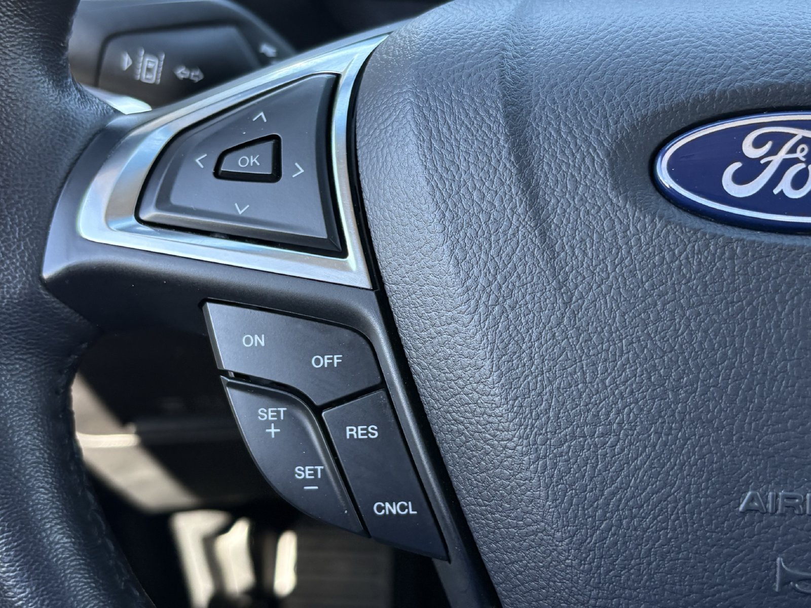 Certified 2024 Ford Edge Titanium AWD/4WD image 37