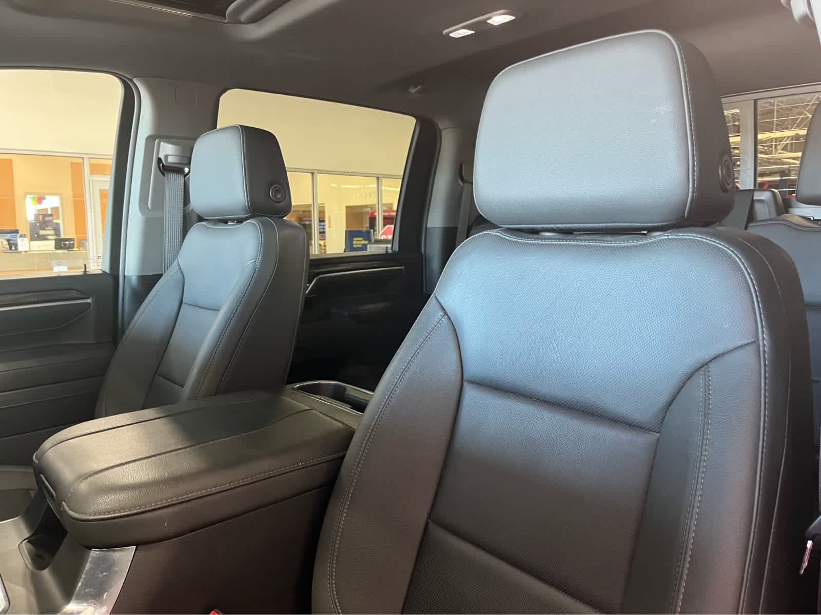 Used 2024 Chevrolet Silverado 2500 LTZ w/ LTZ Plus Package AWD/4WD image 17