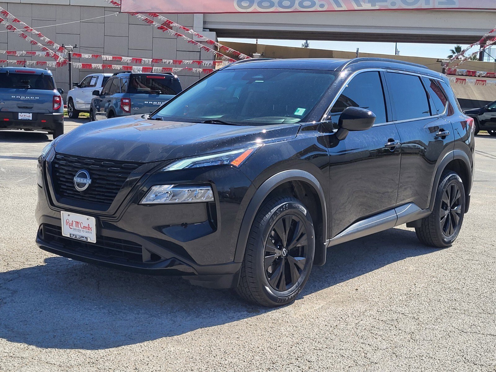 Used 2023 Nissan Rogue SV w/ SV Premium B Package image 8