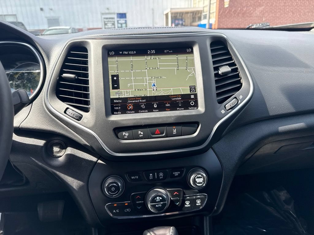 Used 2023 Jeep Cherokee Altitude Lux w/ Mopar Interior Package AWD/4WD image 23