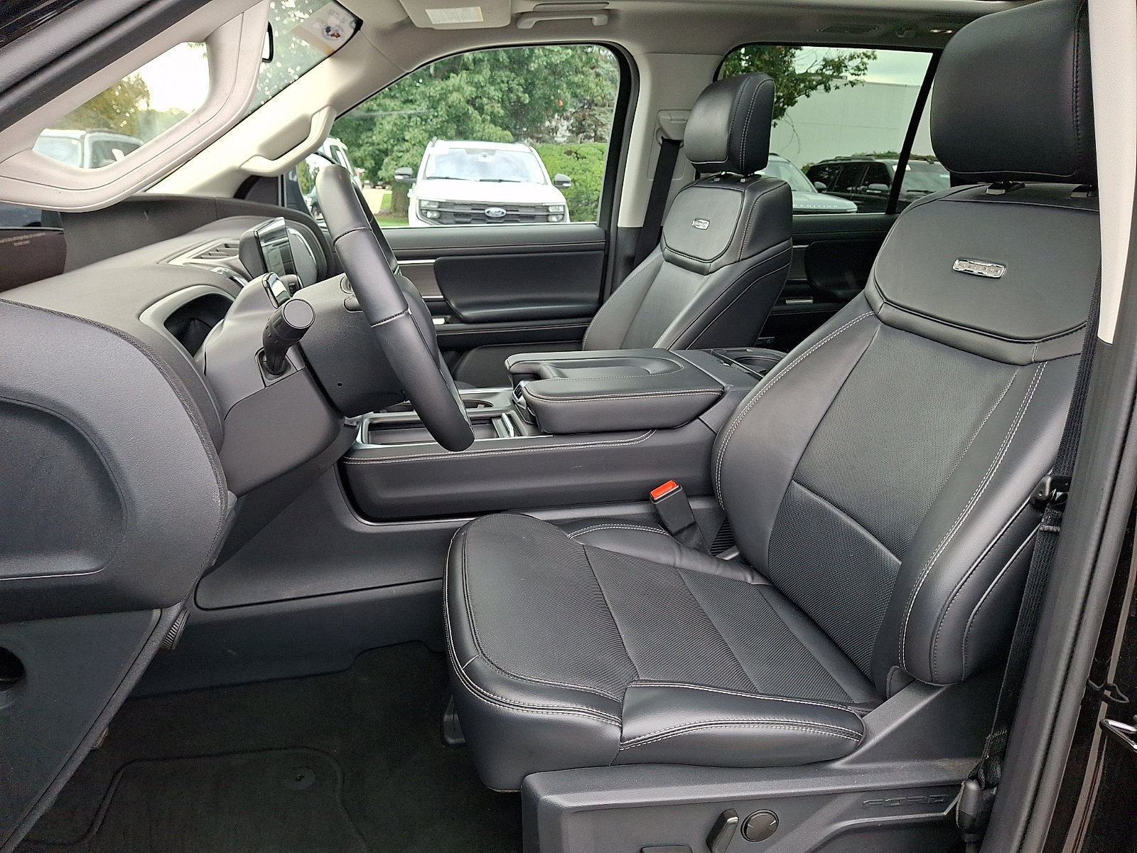 Certified 2025 Ford Expedition Max Platinum w/ Driver's Package AWD/4WD image 23