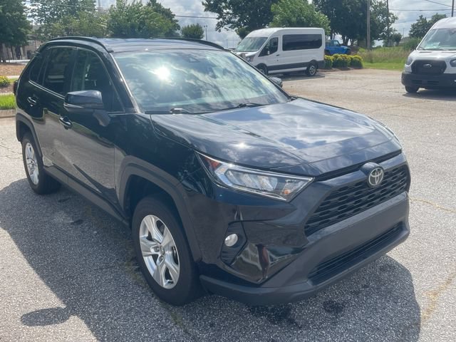 Used 2020 Toyota RAV4 XLE FWD image 3