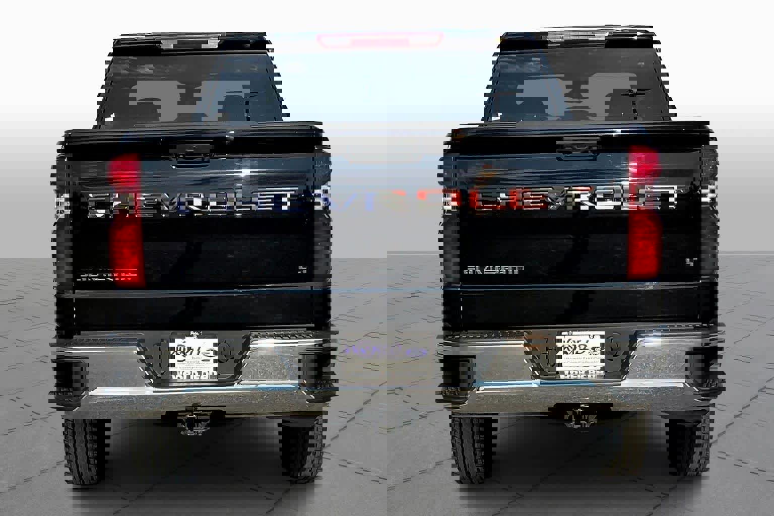 Used 2022 Chevrolet Silverado 1500 LT image 2