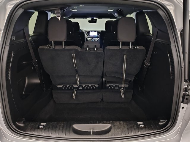 Used 2022 Chrysler Pacifica Touring FWD image 17