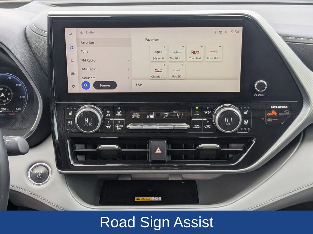 Used 2023 Toyota Highlander Platinum image 21