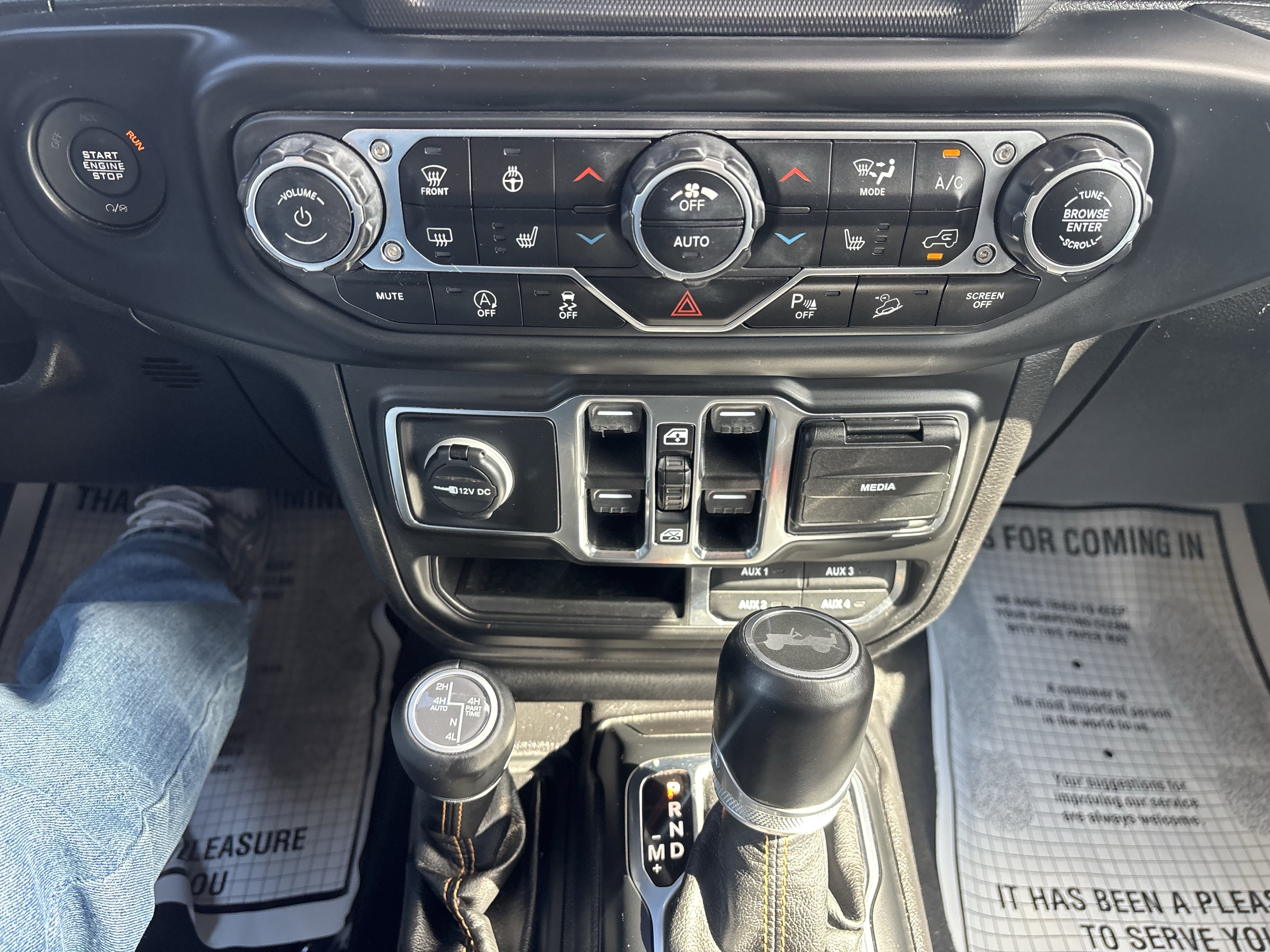 Used 2021 Jeep Wrangler Unlimited Sahara AWD/4WD image 33