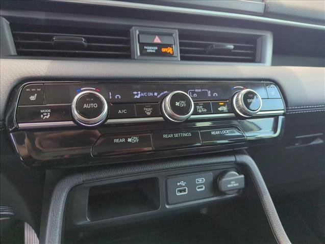 Used 2025 Honda Pilot Touring image 11