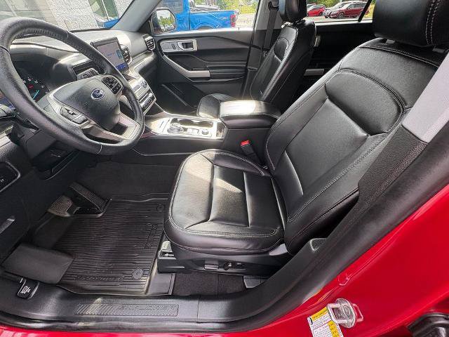 Certified 2023 Ford Explorer XLT w/ Equipment Group 202A AWD/4WD image 9