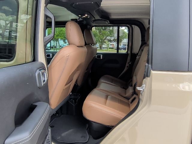 Used 2020 Jeep Gladiator Overland w/ Popular Equipment Package AWD/4WD image 15