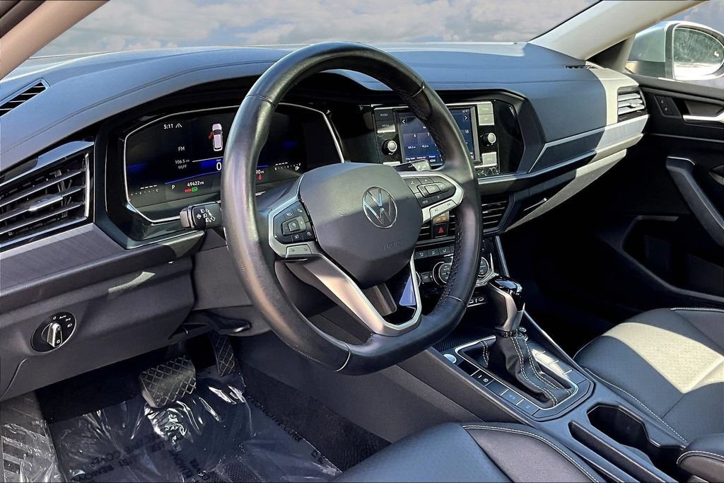 Used 2024 Volkswagen Jetta SE FWD image 19
