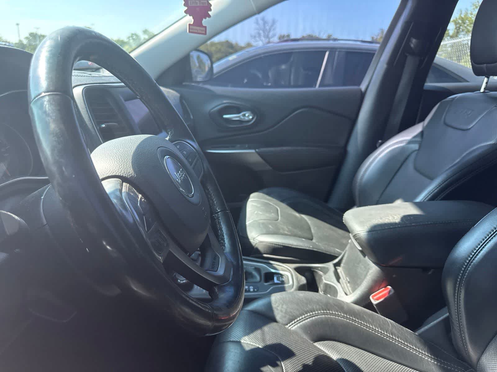 Used 2021 Jeep Cherokee Latitude Lux AWD/4WD image 34
