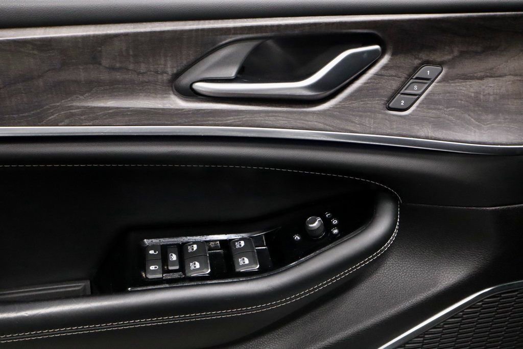 Used 2023 Jeep Grand Cherokee Overland image 24