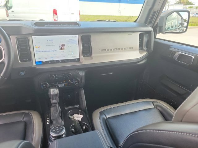 Certified 2025 Ford Bronco Outer Banks w/ Sasquatch Package AWD/4WD image 22