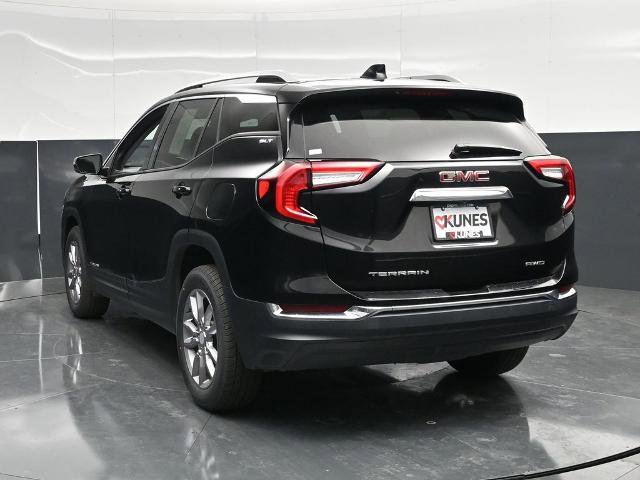 Used 2024 GMC Terrain SLT AWD/4WD image 14