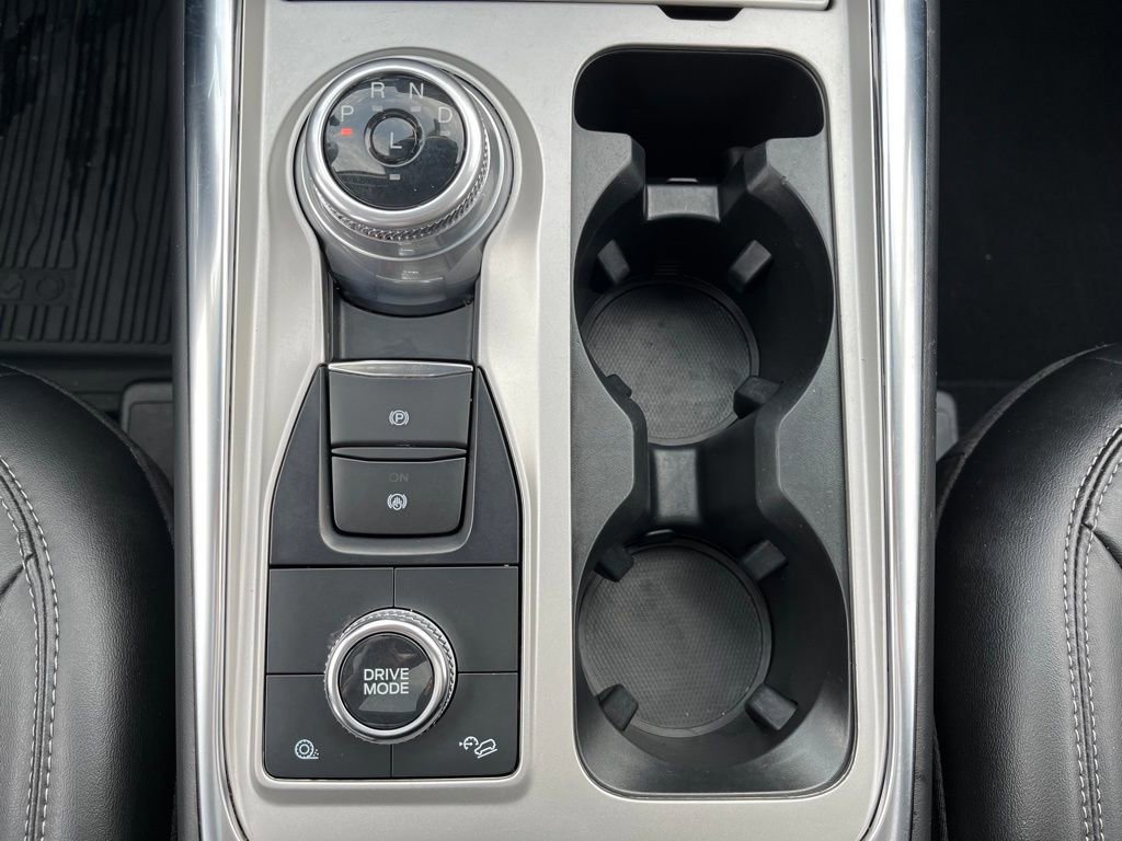 Certified 2022 Ford Explorer XLT w/ Equipment Group 202A image 17