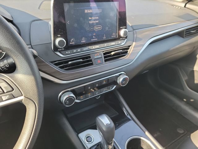 Used 2024 Nissan Altima 2.5 SV FWD image 15