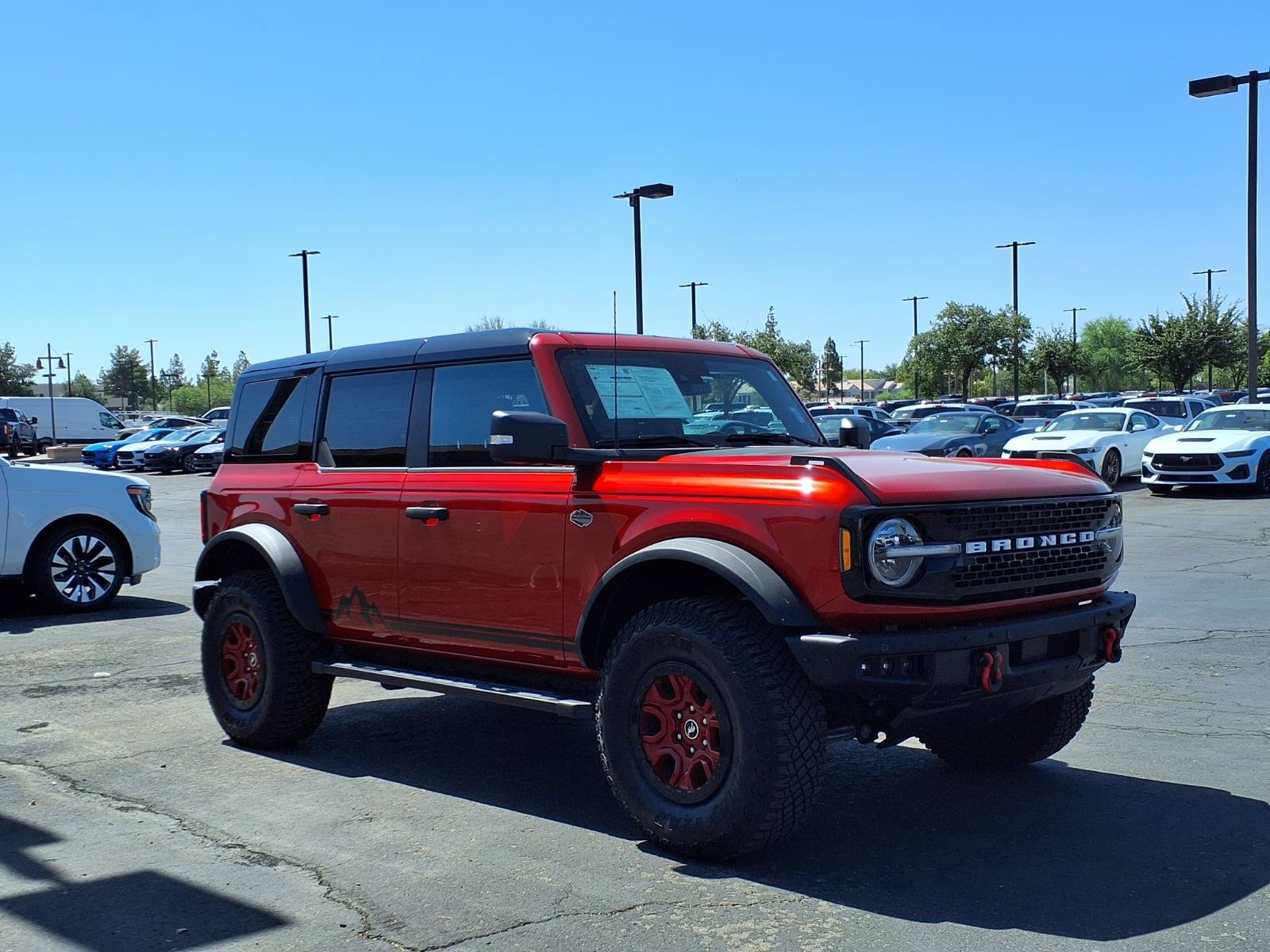 Certified 2024 Ford Bronco Wildtrak AWD/4WD image 8