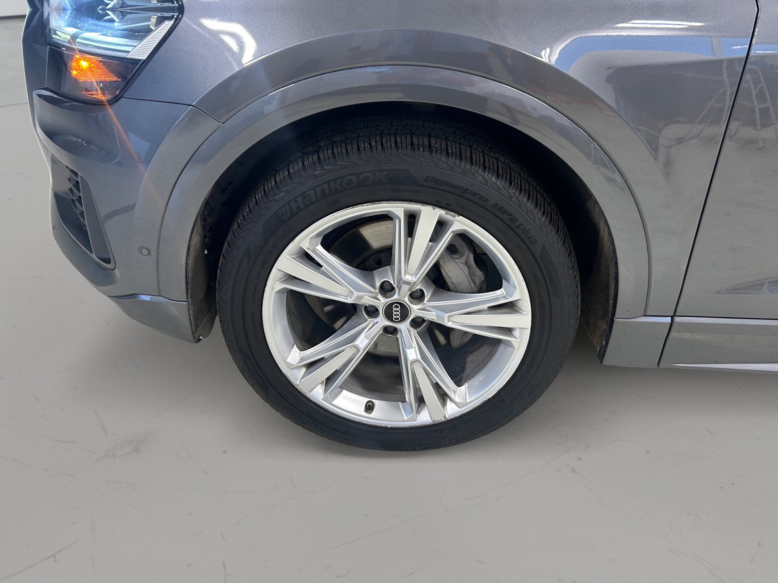 Used 2022 Audi Q8 Premium Plus AWD/4WD image 9