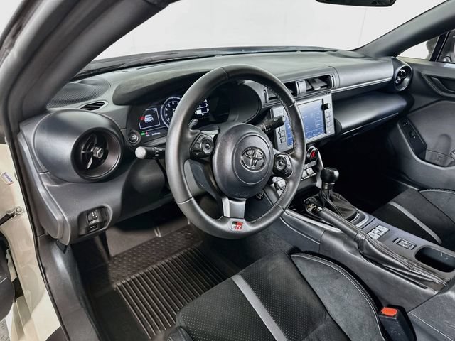 Used 2024 Toyota GR86 Premium RWD image 17