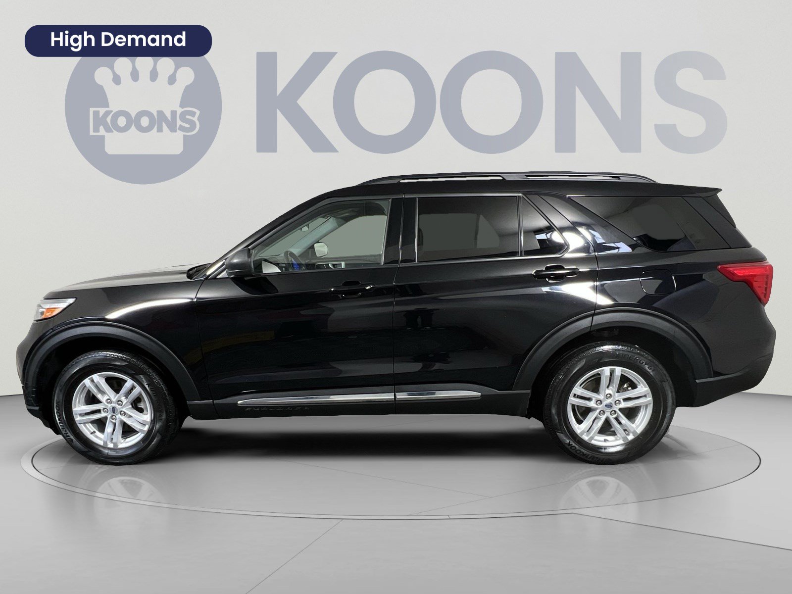 Certified 2023 Ford Explorer XLT w/ Equipment Group 202A